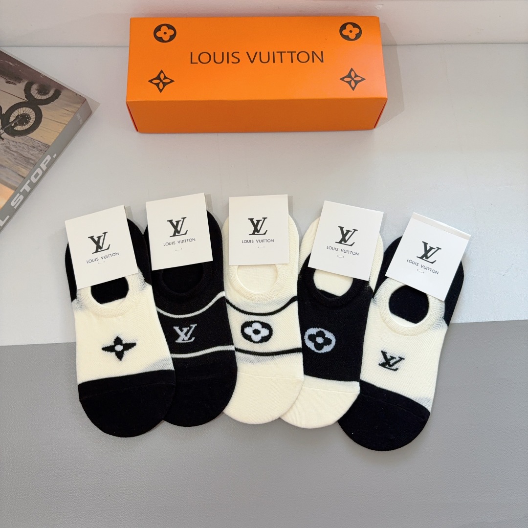 配包装【一盒5双】
LV · 路易威登新款网红袜子❗️短款船袜。竹棉材质，轻薄柔软透气，四季通用

