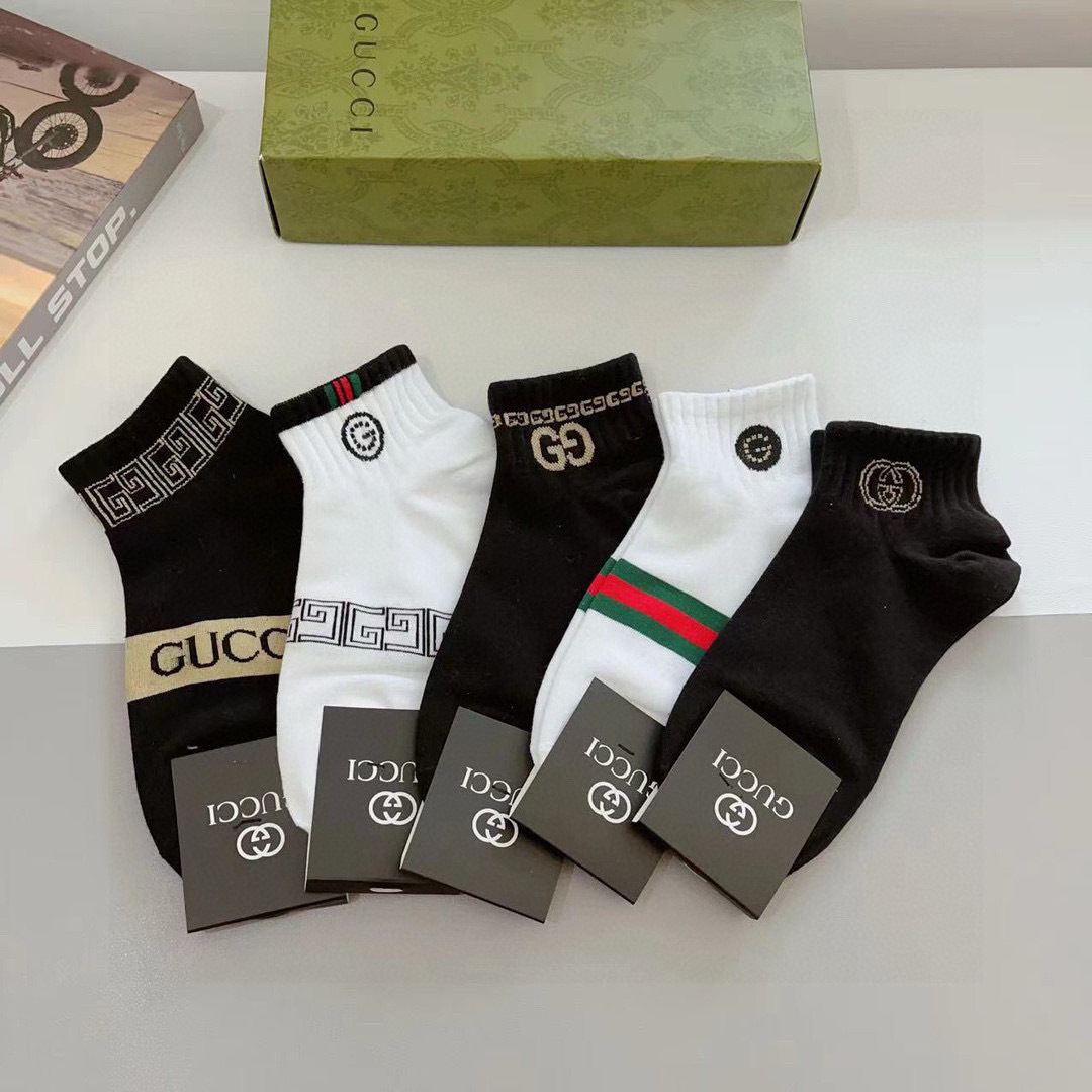 配包装（一盒5双）
 Gucci 古奇 新款中筒男女通用袜，纯棉面料，潮人必备 ，爆款经典双G，个性时尚