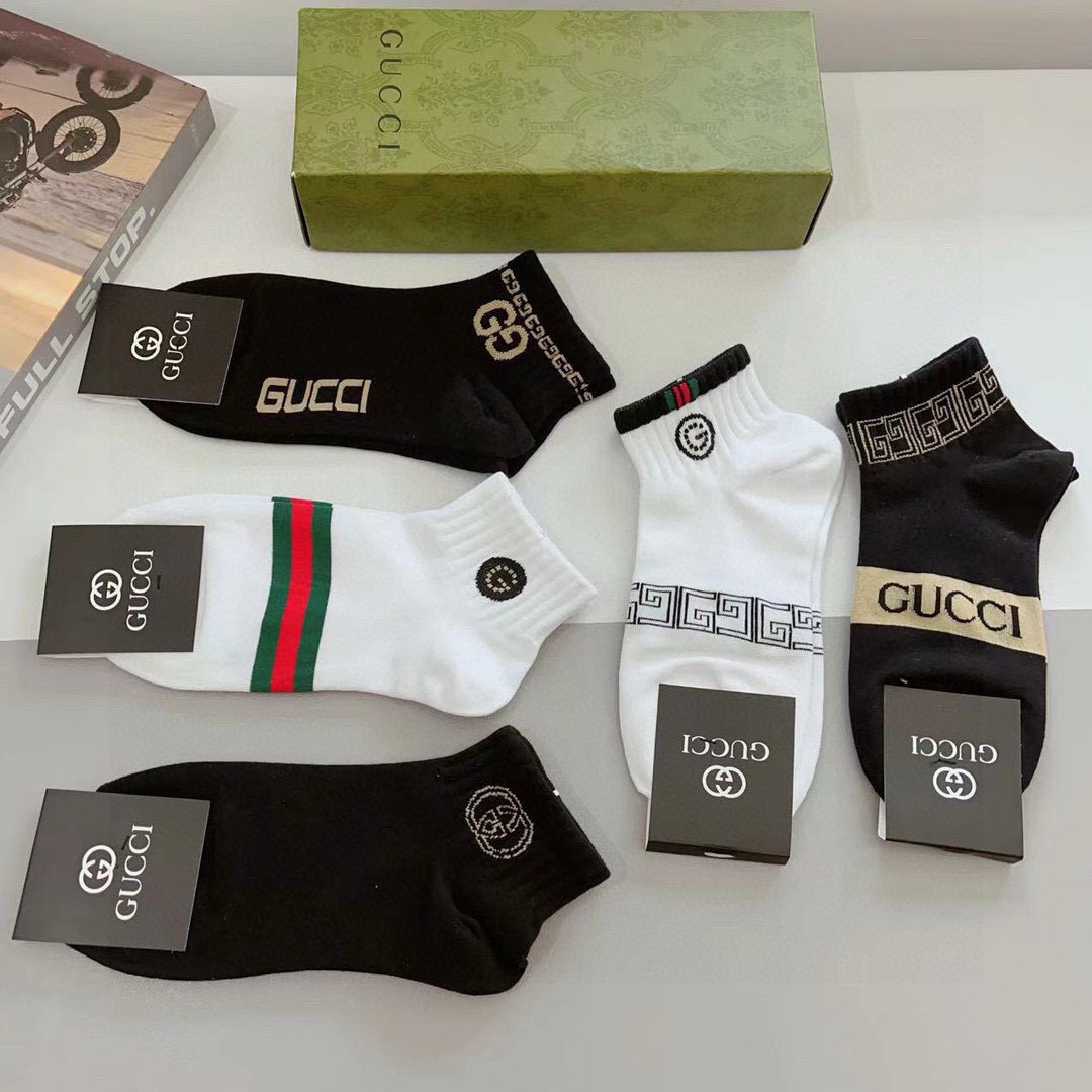 配包装（一盒5双）
 Gucci 古奇 新款中筒男女通用袜，纯棉面料，潮人必备 ，爆款经典双G，个性时尚