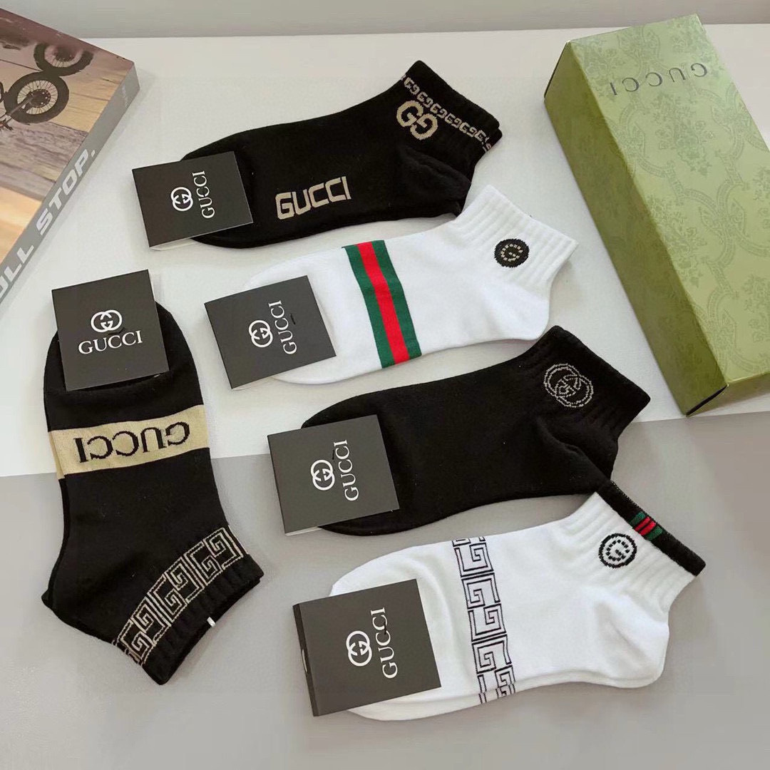 配包装（一盒5双）
 Gucci 古奇 新款中筒男女通用袜，纯棉面料，潮人必备 ，爆款经典双G，个性时尚
