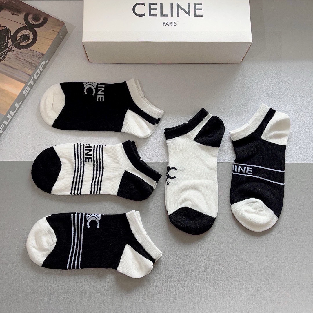配包装（一盒5双）
CELINE  赛琳 新款船袜袜子！纯棉面料，专柜同 步中短筒袜子，💛大牌出街，潮人