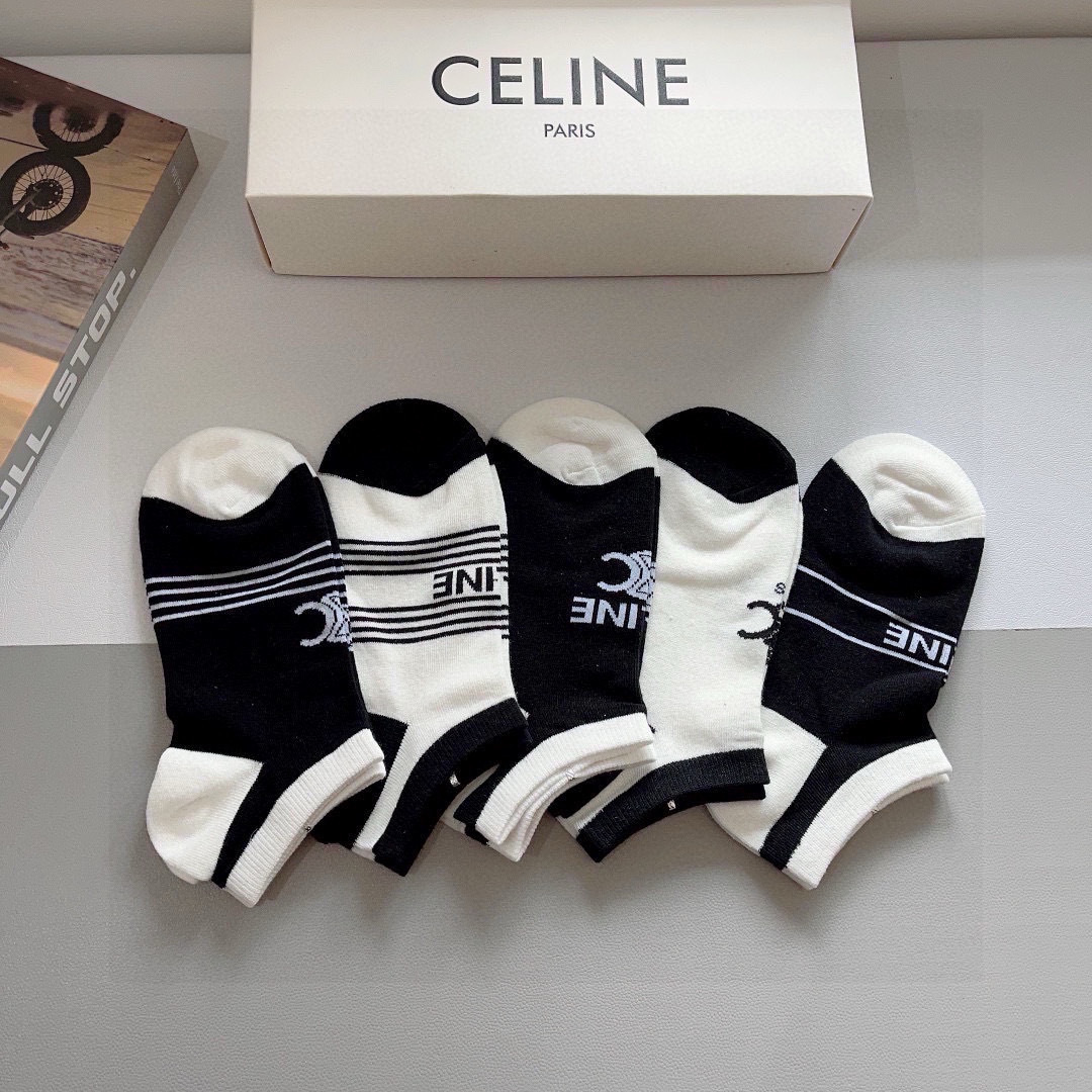 配包装（一盒5双）
CELINE  赛琳 新款船袜袜子！纯棉面料，专柜同 步中短筒袜子，💛大牌出街，潮人