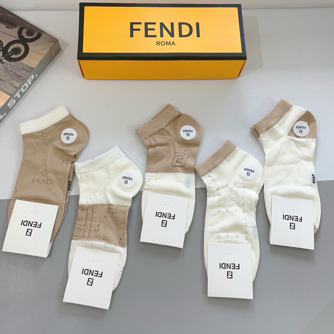 配包装（一盒5双）
FENDI  芬迪  双Ｆ字母爆款船袜，竹棉面料， 专柜同款 💓实用好穿 柔软透气，