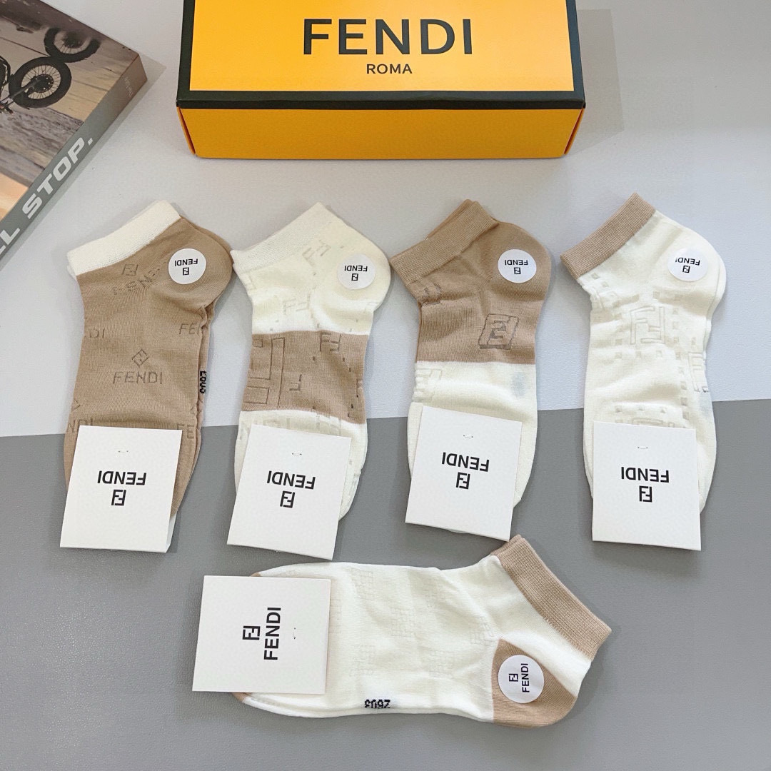 配包装（一盒5双）
FENDI  芬迪  双Ｆ字母爆款船袜，竹棉面料， 专柜同款 💓实用好穿 柔软透气，