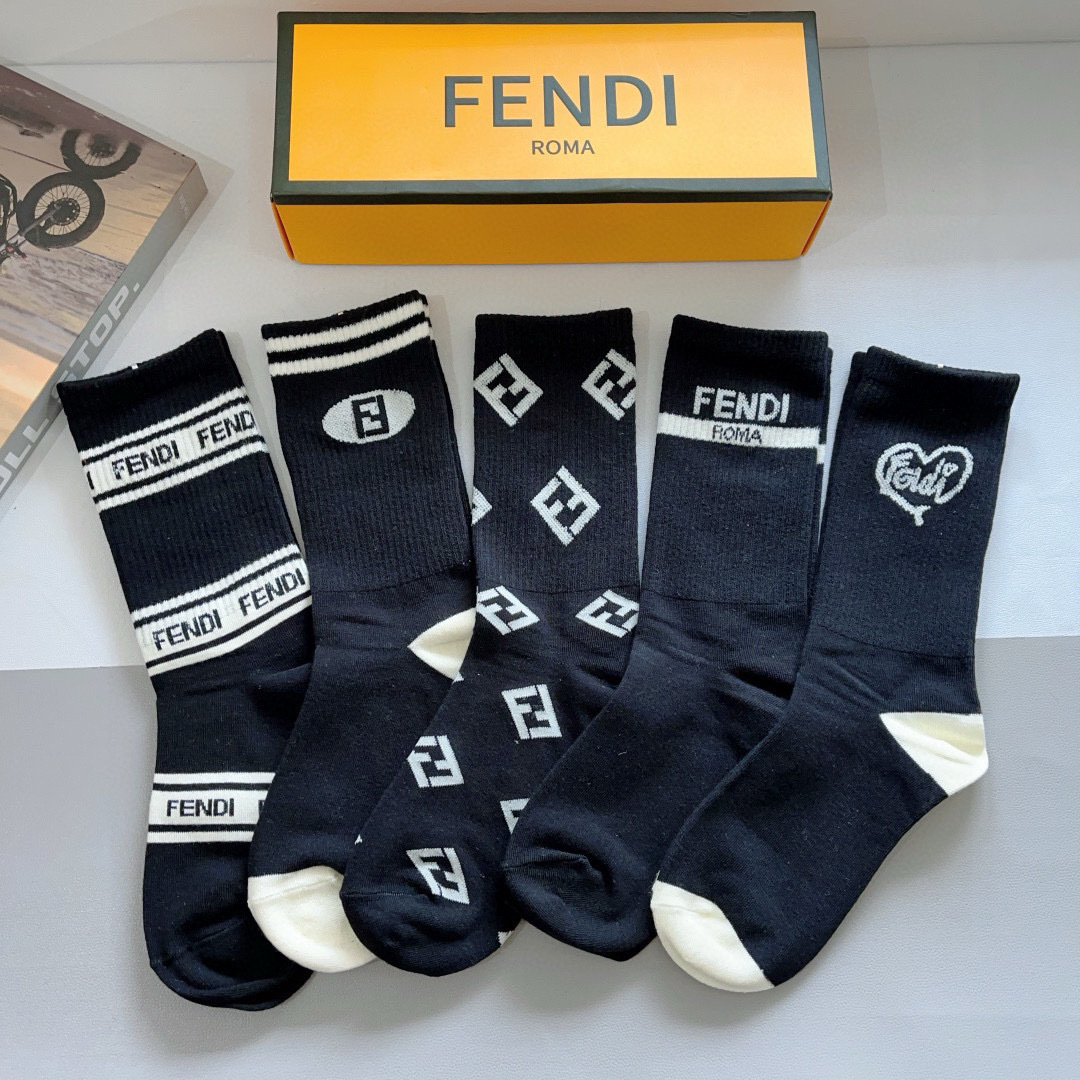 配包装（一盒5双）
FENDI  芬迪  字母双Ｆ爆款小腿长筒袜，纯棉面料， 专柜同款 💓纯棉面料，实用