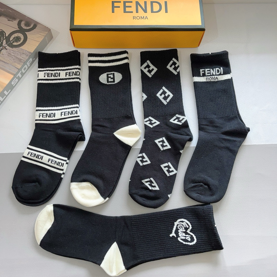 配包装（一盒5双）
FENDI  芬迪  字母双Ｆ爆款小腿长筒袜，纯棉面料， 专柜同款 💓纯棉面料，实用