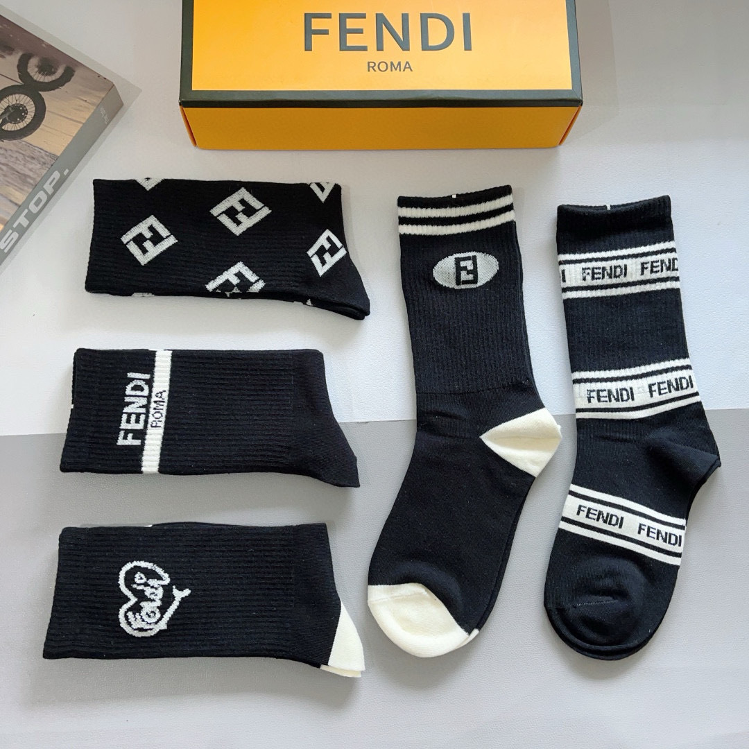 配包装（一盒5双）
FENDI  芬迪  字母双Ｆ爆款小腿长筒袜，纯棉面料， 专柜同款 💓纯棉面料，实用