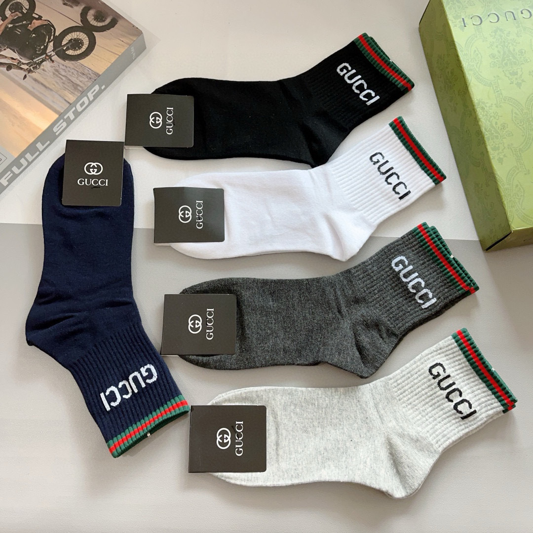 配包装（一盒5双）
 Gucci 古奇 新款中筒袜子，纯棉面料，潮人必备 ，Gucci 爆款，经典双G，
