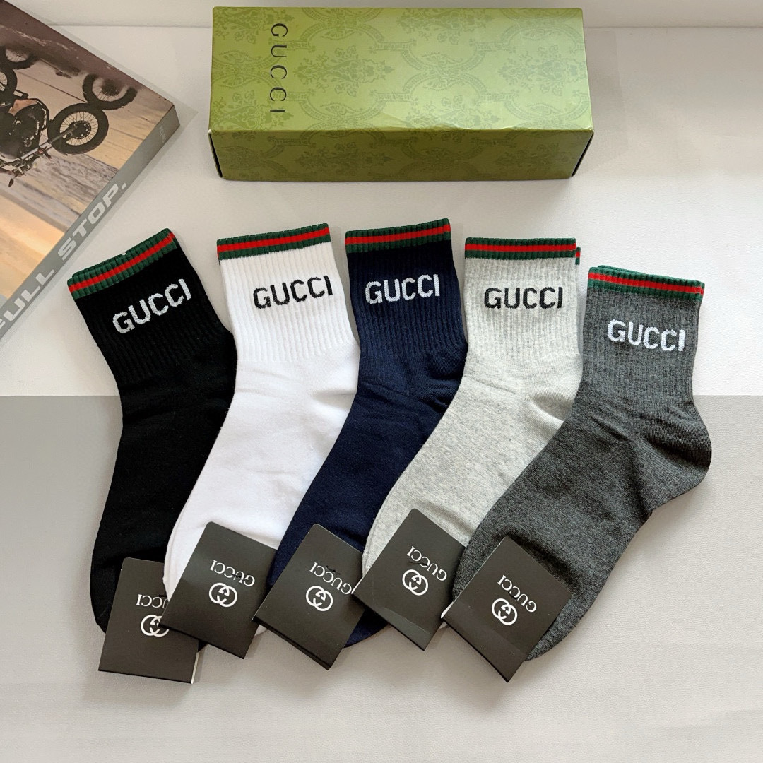 配包装（一盒5双）
 Gucci 古奇 新款中筒袜子，纯棉面料，潮人必备 ，Gucci 爆款，经典双G，