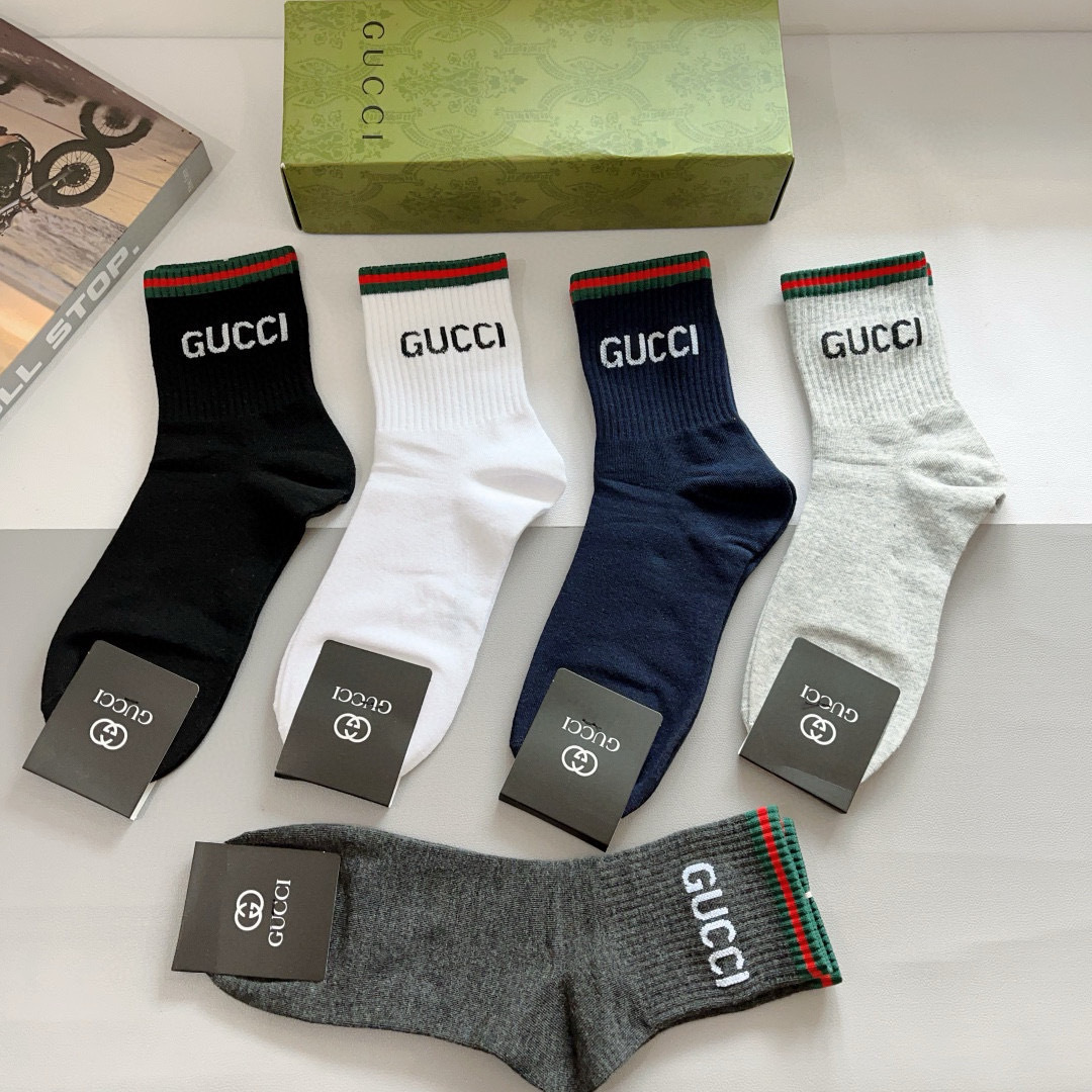 配包装（一盒5双）
 Gucci 古奇 新款中筒袜子，纯棉面料，潮人必备 ，Gucci 爆款，经典双G，