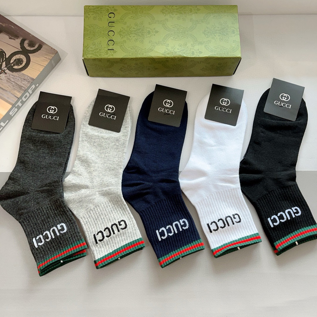 配包装（一盒5双）
 Gucci 古奇 新款中筒袜子，纯棉面料，潮人必备 ，Gucci 爆款，经典双G，