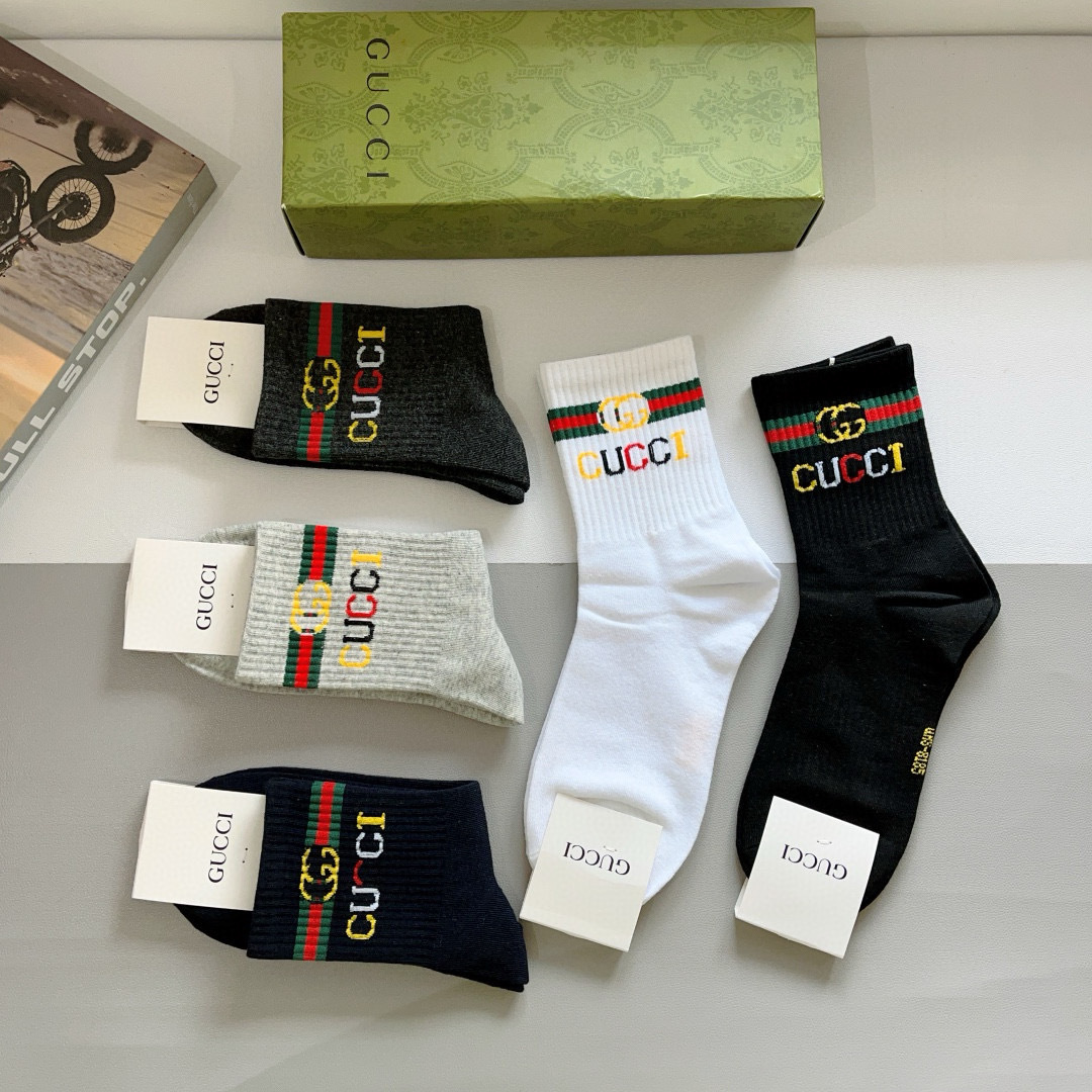 配包装（一盒5双）
 Gucci 古奇 新款男士中筒袜子，纯棉面料，潮人必备 ，爆款经典双G，个性时尚百
