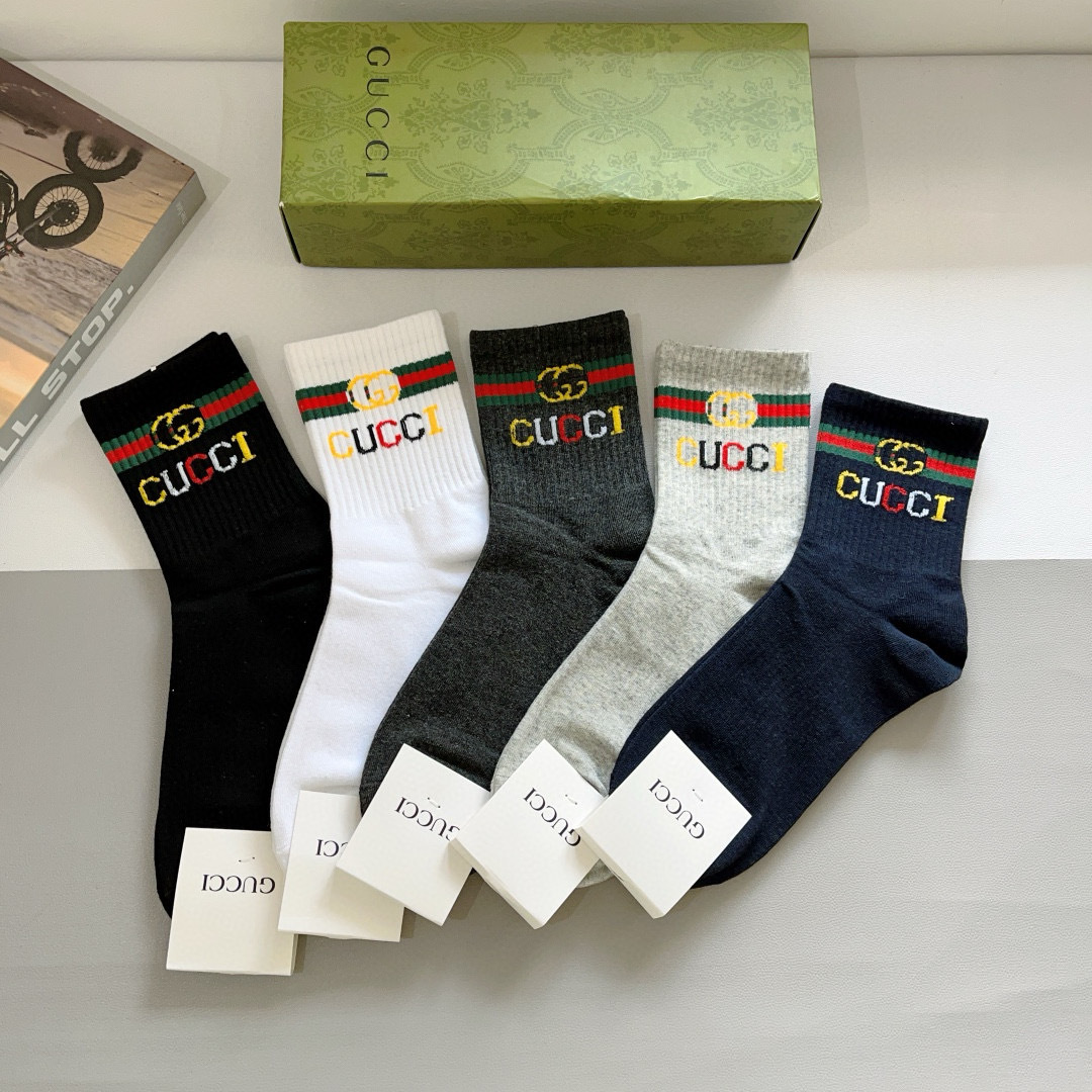配包装（一盒5双）
 Gucci 古奇 新款男士中筒袜子，纯棉面料，潮人必备 ，爆款经典双G，个性时尚百