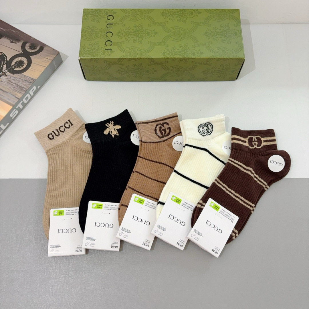 配包装（一盒5双） Gucci 古奇 ins超火爆小单品袜子，纯棉面料，潮人必备 ，Gucci 爆款，经