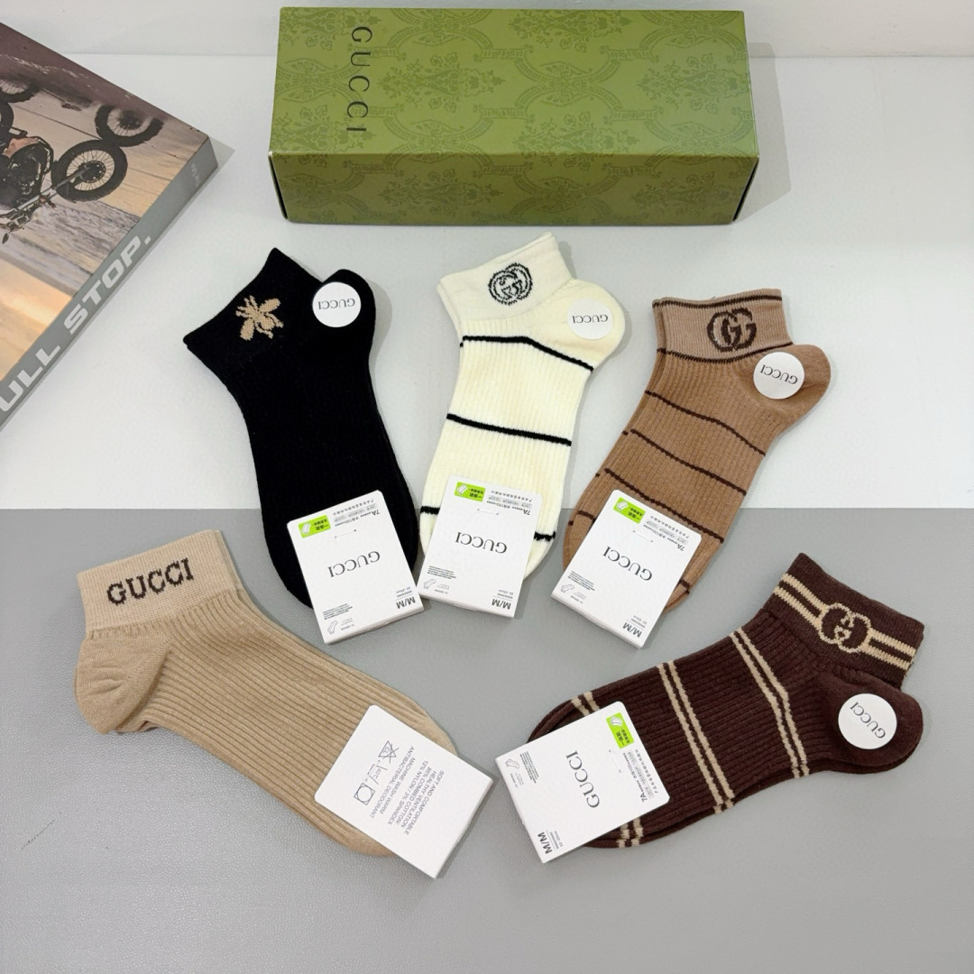 配包装（一盒5双） Gucci 古奇 ins超火爆小单品袜子，纯棉面料，潮人必备 ，Gucci 爆款，经