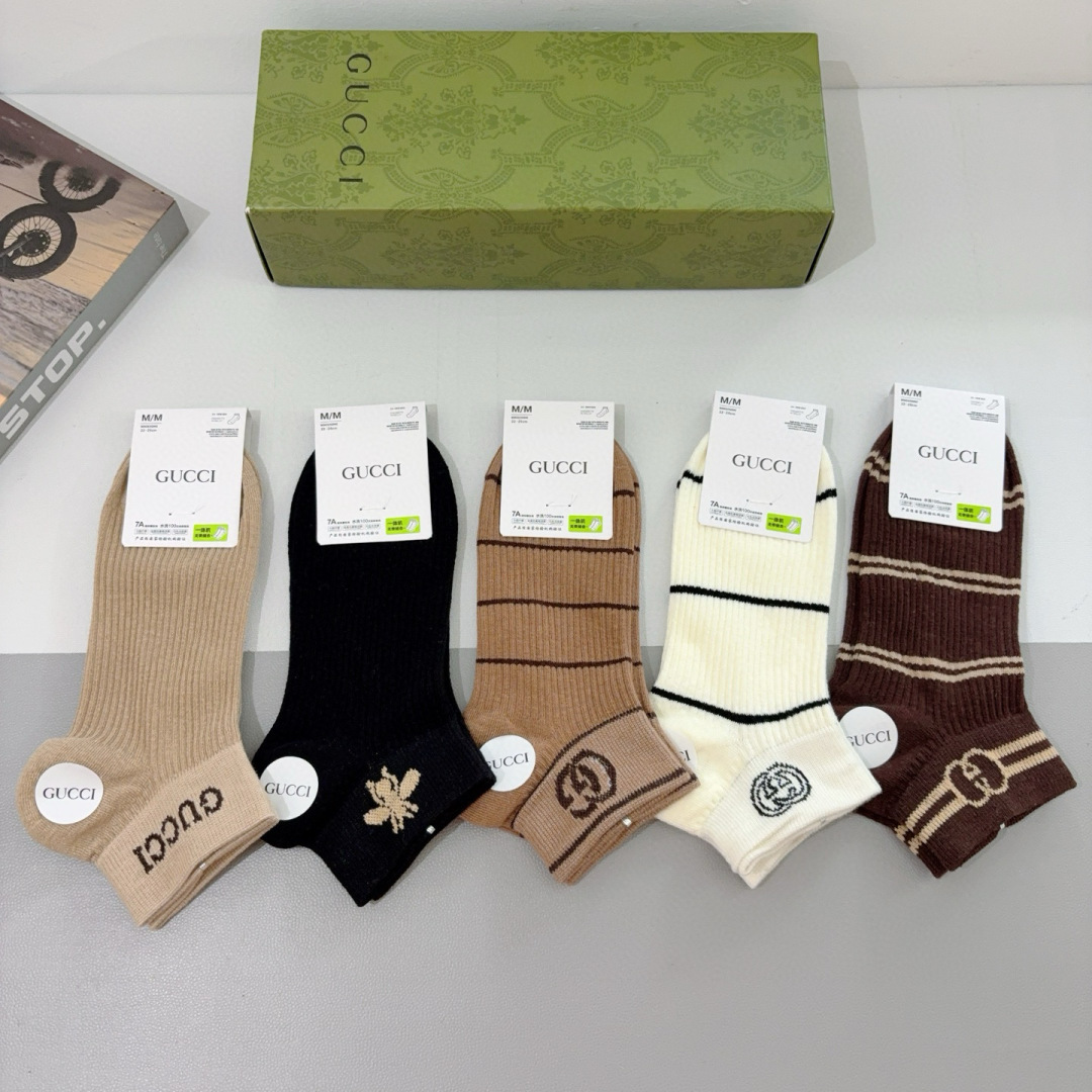 配包装（一盒5双） Gucci 古奇 ins超火爆小单品袜子，纯棉面料，潮人必备 ，Gucci 爆款，经