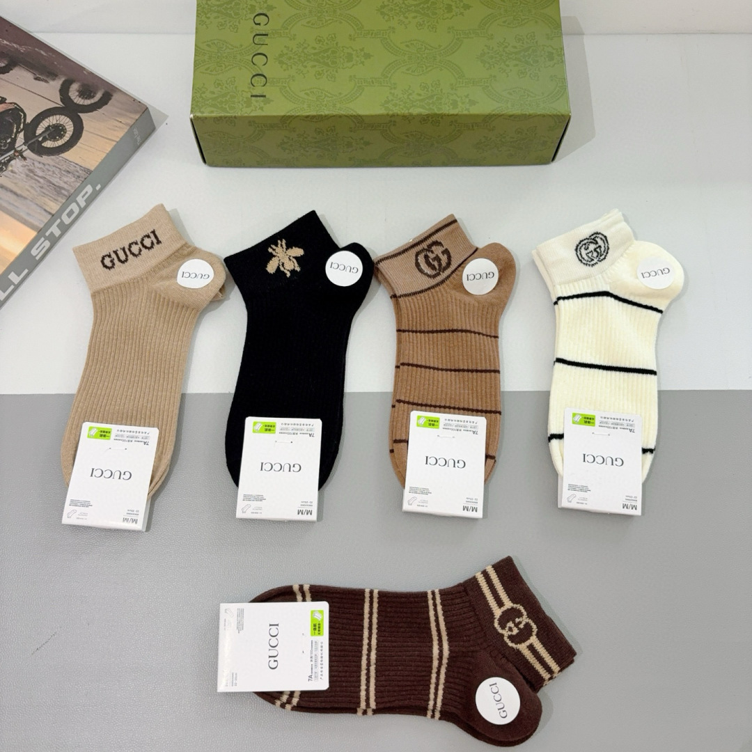 配包装（一盒5双） Gucci 古奇 ins超火爆小单品袜子，纯棉面料，潮人必备 ，Gucci 爆款，经