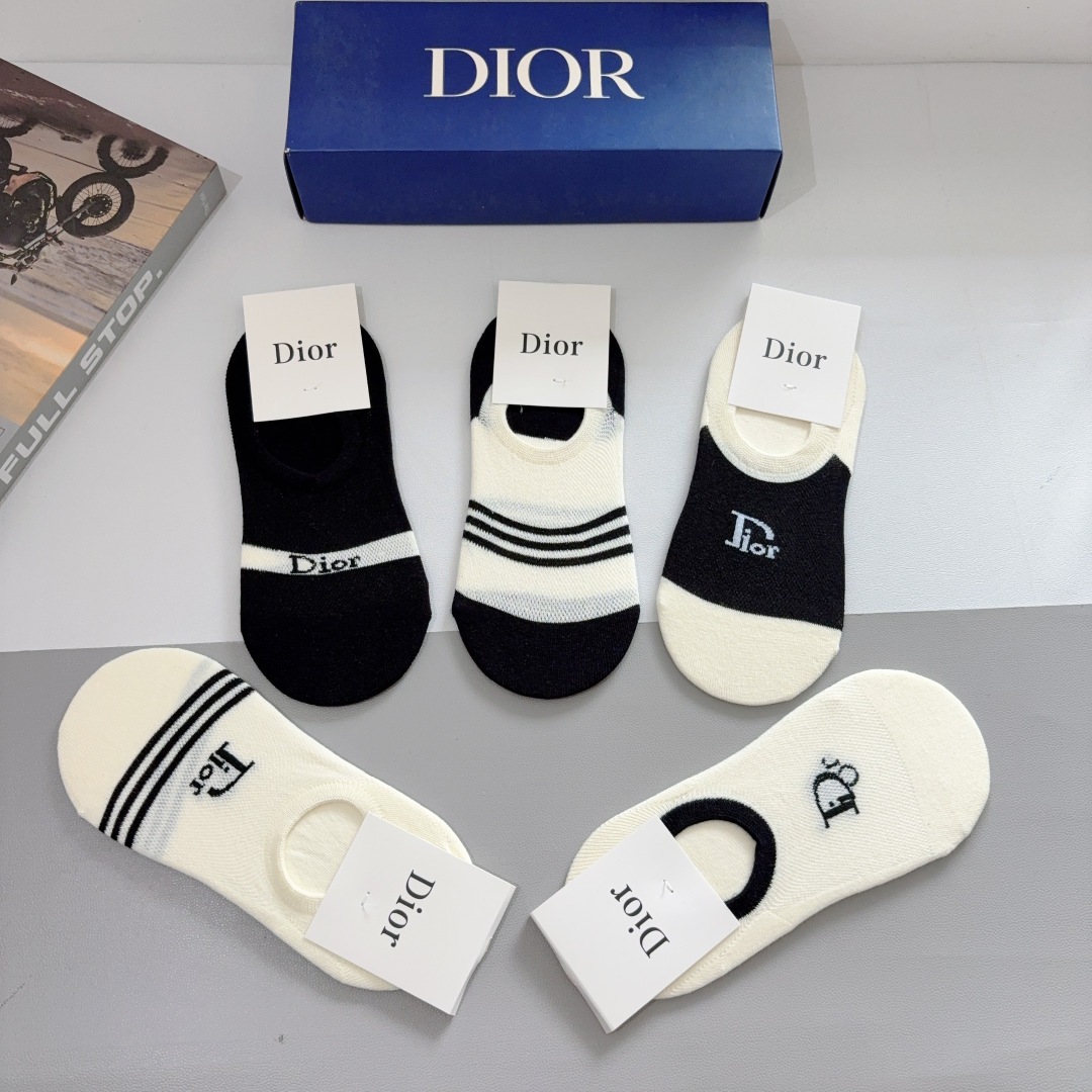 配包装（一盒5双） 
Dior 迪奥2025新款船袜 竹棉面料，经典logo搭配💛大牌出街，潮人必备