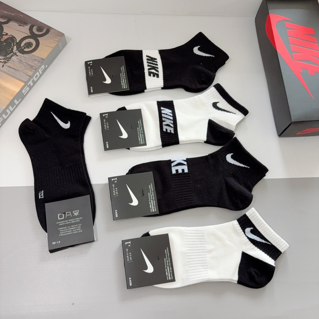 配包装（一盒5双）
新款 Nike/耐克 高版本短袜 精梳棉 专柜同步 高品质 抗菌防臭吸汗透气得意得意