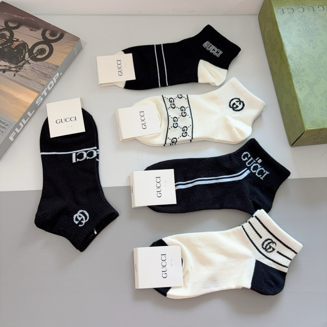 配包装（一盒5双）
Gucci 古奇新款袜子 纯棉材制 经典GG图案logo，专柜同步袜子❗️大牌出街，