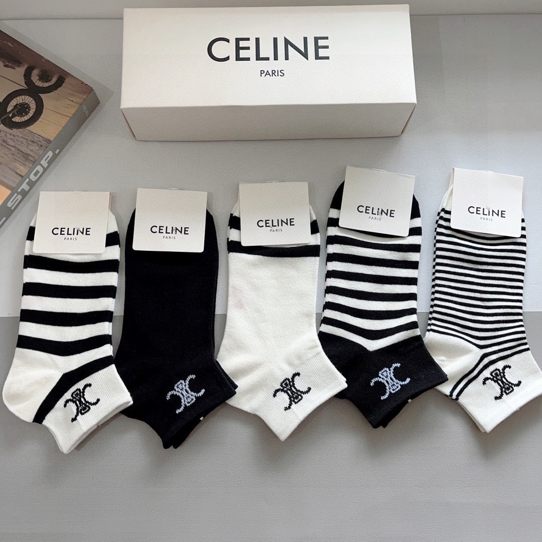 配包装（一盒5双）
CELINE  赛琳 新款船袜袜子！纯棉面料，专柜同 步中短筒袜子，💛大牌出街，潮人