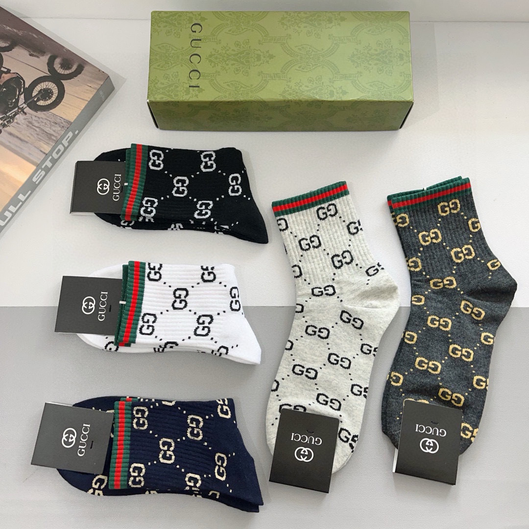 配包装（一盒5双）
 Gucci 古奇 ins超火爆男款中筒袜，纯棉面料，潮人必备 ，经典G家彩条针织织