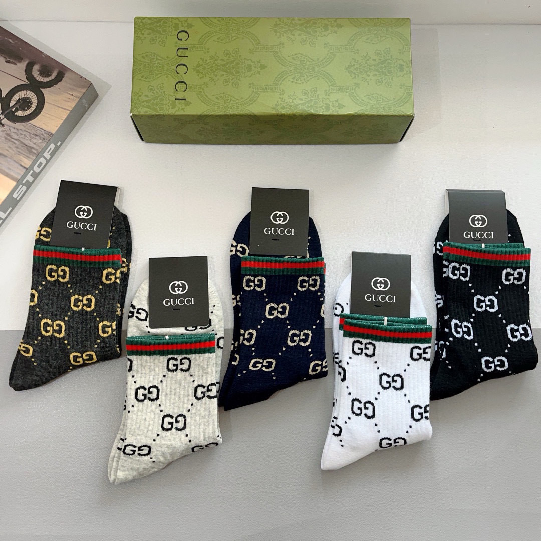 配包装（一盒5双）
 Gucci 古奇 ins超火爆男款中筒袜，纯棉面料，潮人必备 ，经典G家彩条针织织