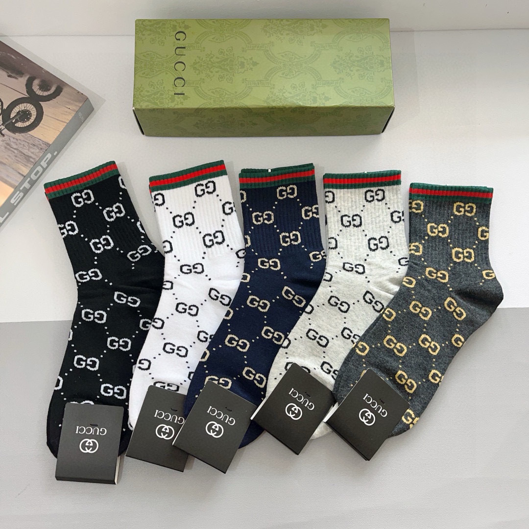 配包装（一盒5双）
 Gucci 古奇 ins超火爆男款中筒袜，纯棉面料，潮人必备 ，经典G家彩条针织织