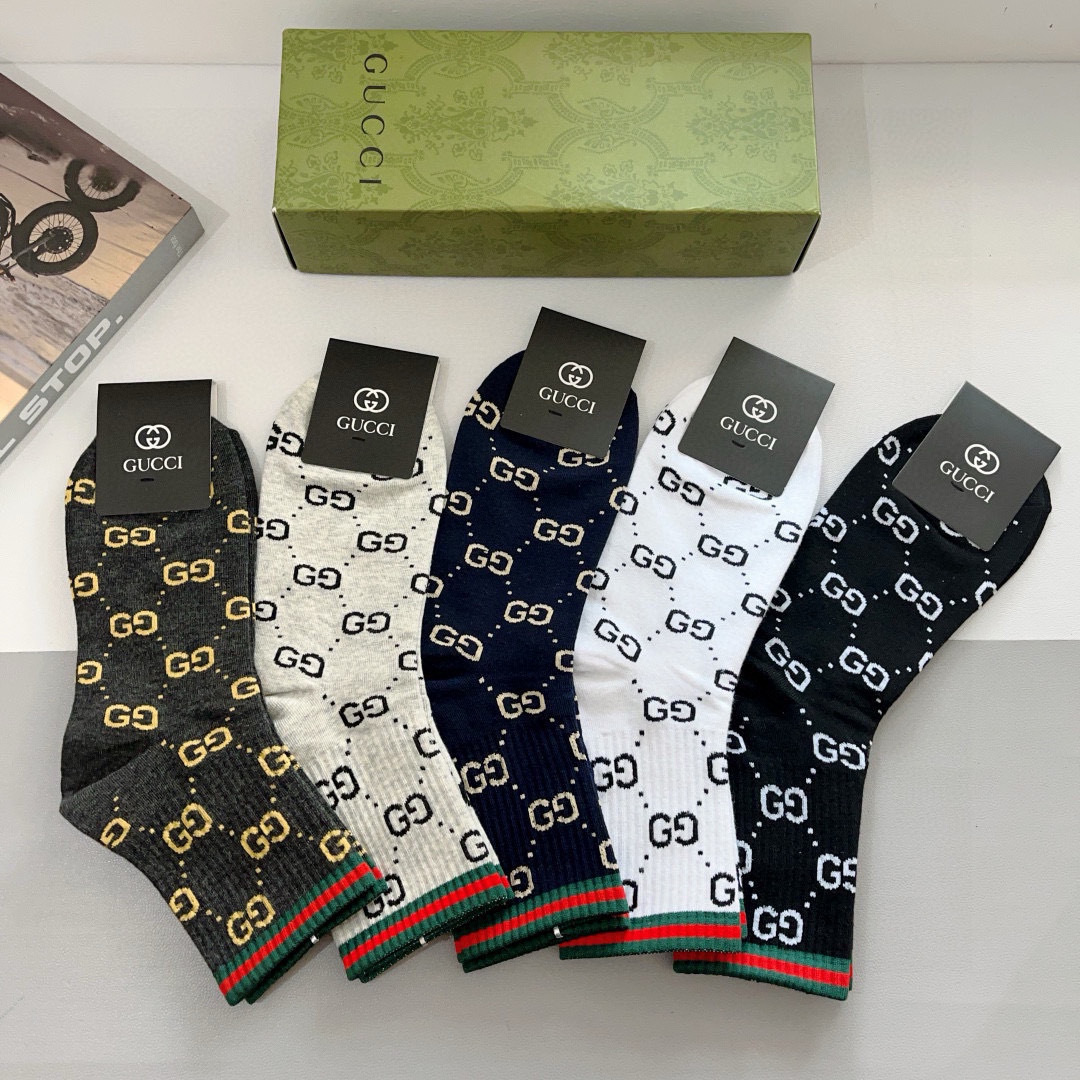 配包装（一盒5双）
 Gucci 古奇 ins超火爆男款中筒袜，纯棉面料，潮人必备 ，经典G家彩条针织织