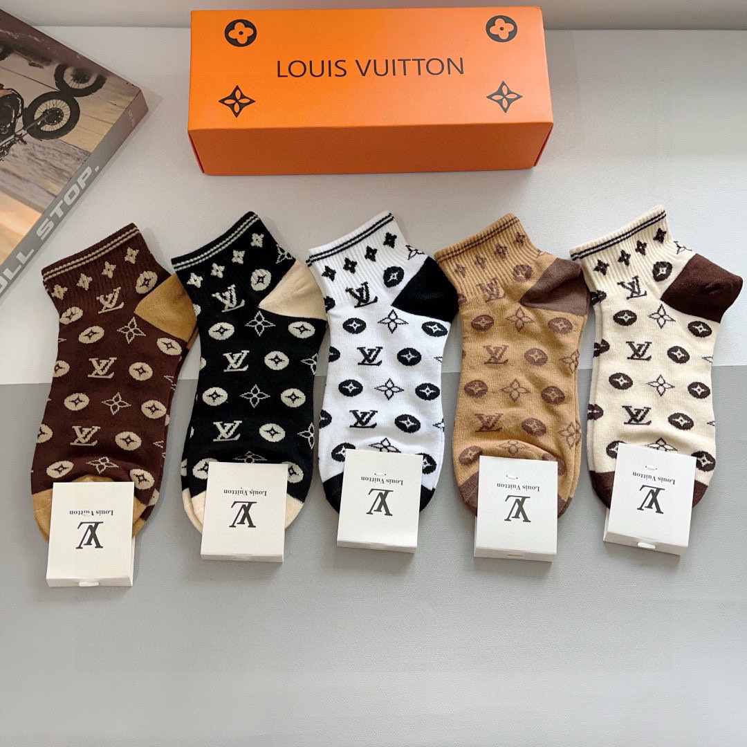 配包装（一盒5双）
 🌟 LV 路易威登 超火纯棉面料船袜，经典字母logo袜子，个性时尚百搭款，你值得