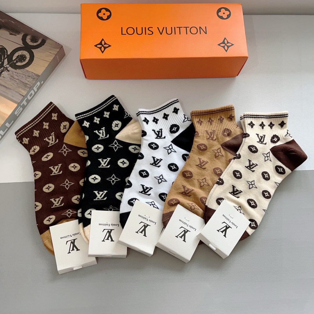 配包装（一盒5双）
 🌟 LV 路易威登 超火纯棉面料船袜，经典字母logo袜子，个性时尚百搭款，你值得