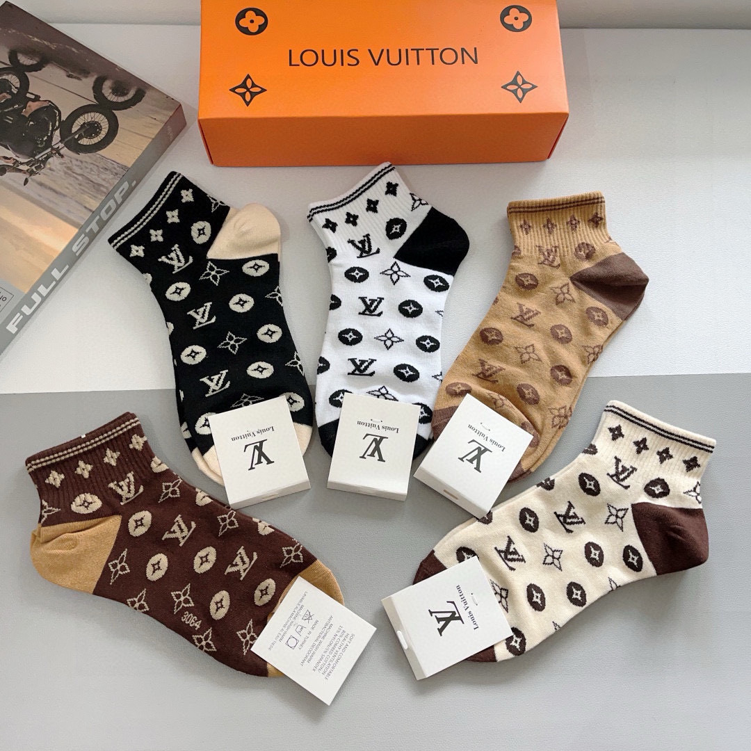 配包装（一盒5双）
 🌟 LV 路易威登 超火纯棉面料船袜，经典字母logo袜子，个性时尚百搭款，你值得
