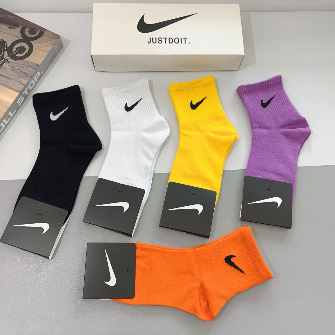 配包装（一盒5双）
新款 Nike/耐克 中筒袜 精梳棉 专柜同步 高品质 抗菌防臭吸汗透气得意得意