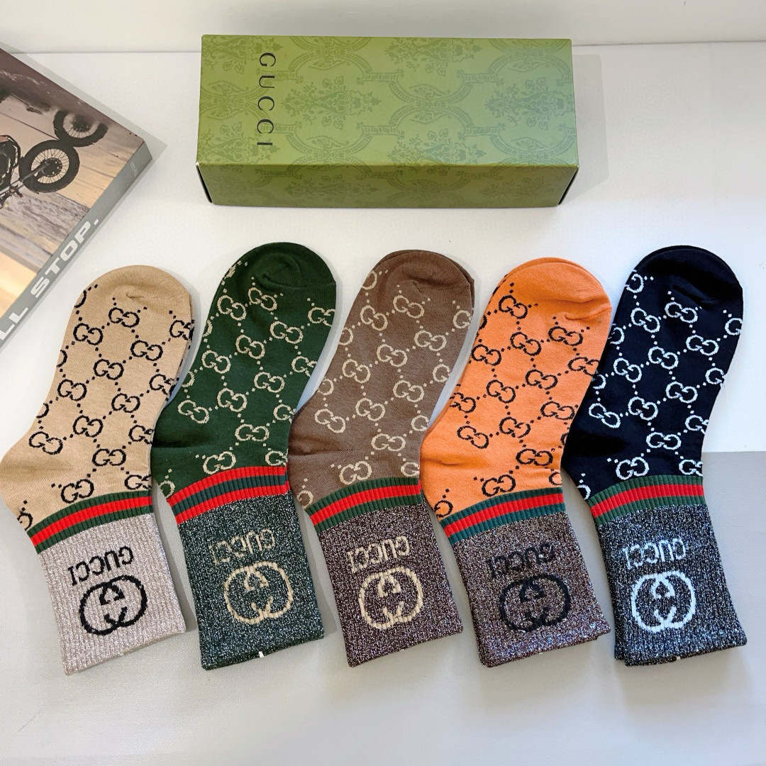 配包装（一盒5双）
 Gucci 古奇 新款长筒袜子，纯棉面料，潮人必备 ，Gucci 爆款，经典金丝双