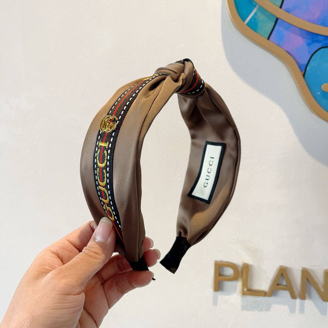 NO:301536,Packaged by Gucci Internet celebrity classic new wide version headband, goddess must-have single headband, very versatile, fashionable and casual style!  hairpins, hairpins, gucci, hairpins19860909配包装 Gucci古奇 网红经典新款宽版发箍,女神必备单品头箍,非常百搭,时尚潮流休闲款！发夹,发夹,gucci,hairpins,accessory