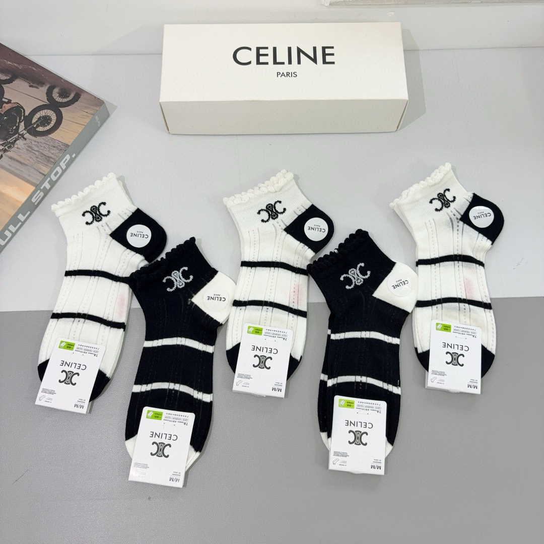 配包装（一盒5双）
CELINE  赛琳 新款船袜！竹棉面料，专柜同步短筒袜子，💛大牌出街，潮人必备。超