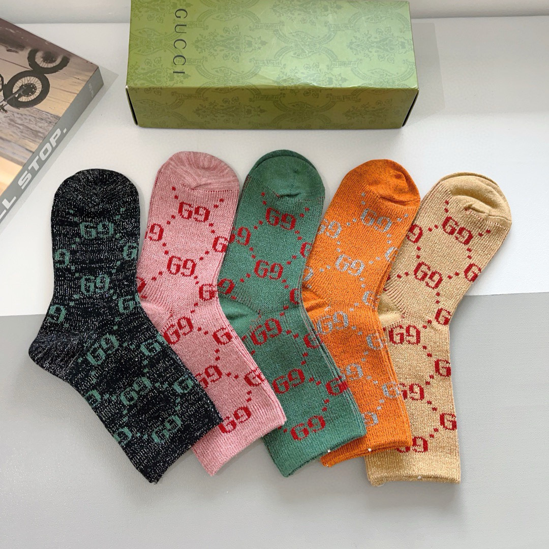 配包装（一盒5双）
 Gucci 古奇 经典新金丝中筒袜，双针双路面料，潮人必备 ，Gucci 爆款，个