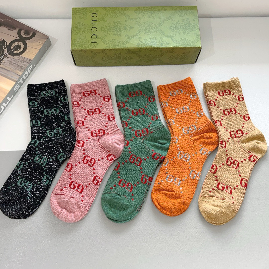 配包装（一盒5双）
 Gucci 古奇 经典新金丝中筒袜，双针双路面料，潮人必备 ，Gucci 爆款，个