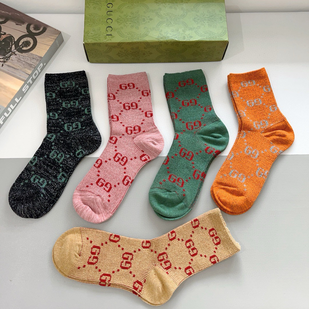 配包装（一盒5双）
 Gucci 古奇 经典新金丝中筒袜，双针双路面料，潮人必备 ，Gucci 爆款，个