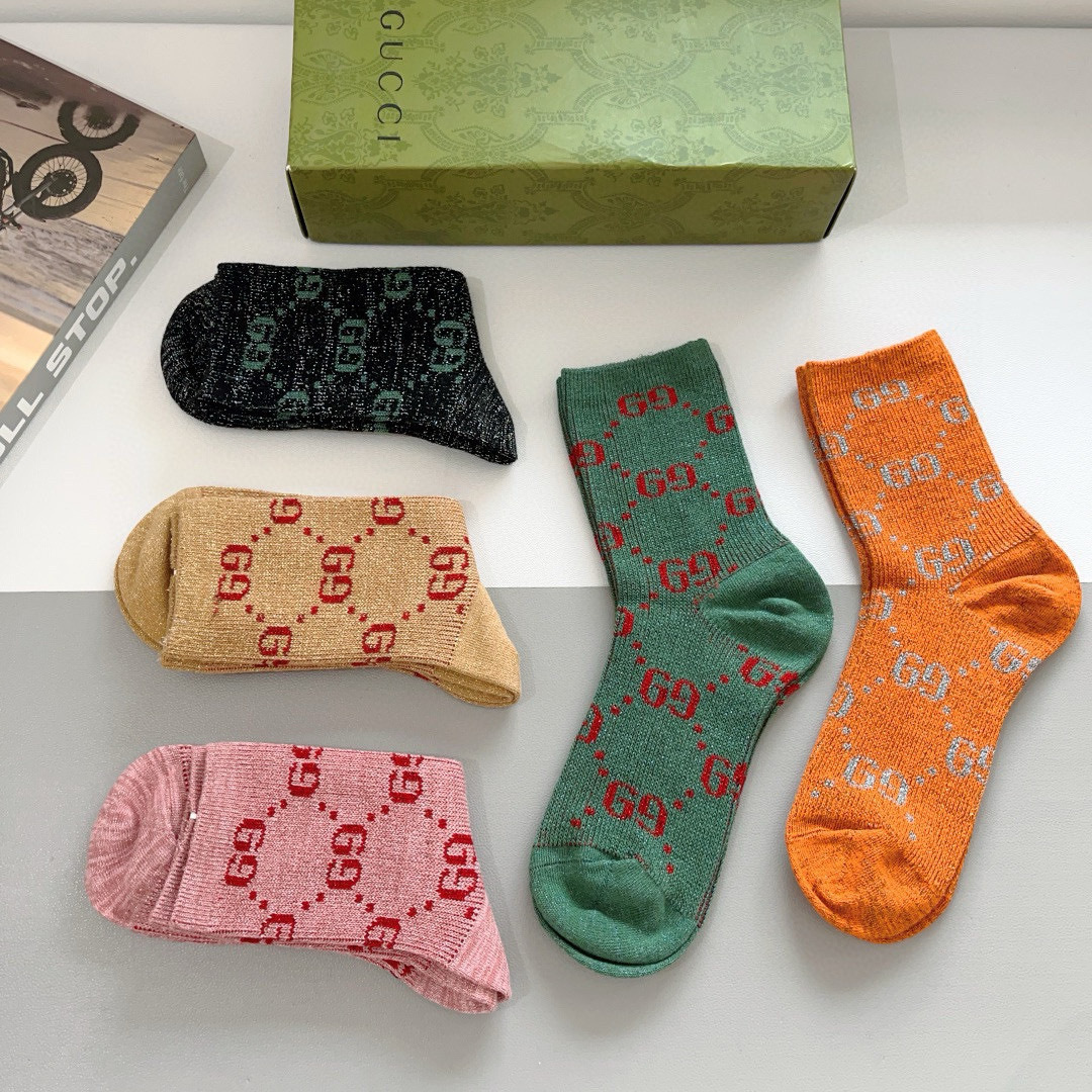 配包装（一盒5双）
 Gucci 古奇 经典新金丝中筒袜，双针双路面料，潮人必备 ，Gucci 爆款，个