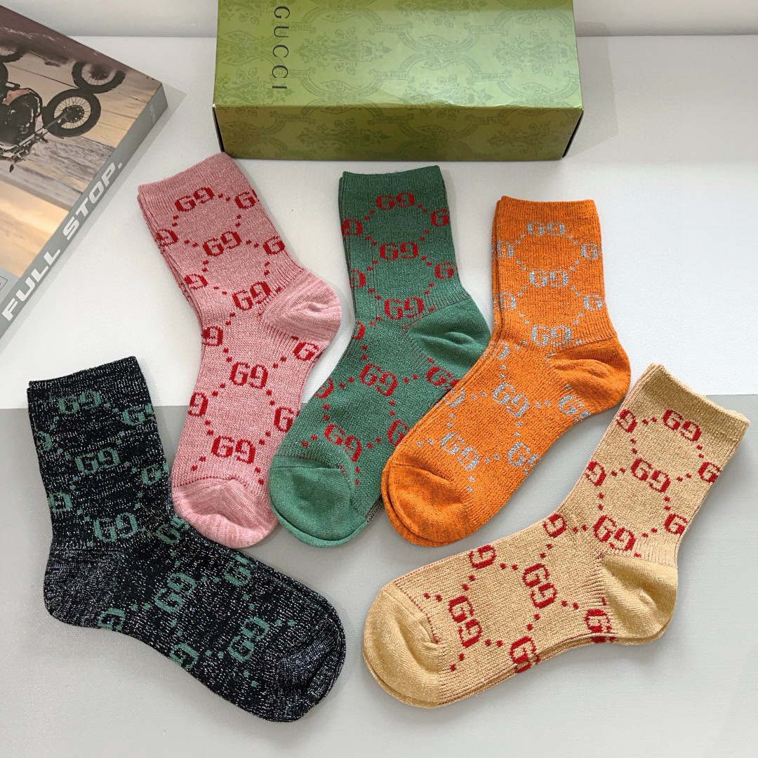 配包装（一盒5双）
 Gucci 古奇 经典新金丝中筒袜，双针双路面料，潮人必备 ，Gucci 爆款，个
