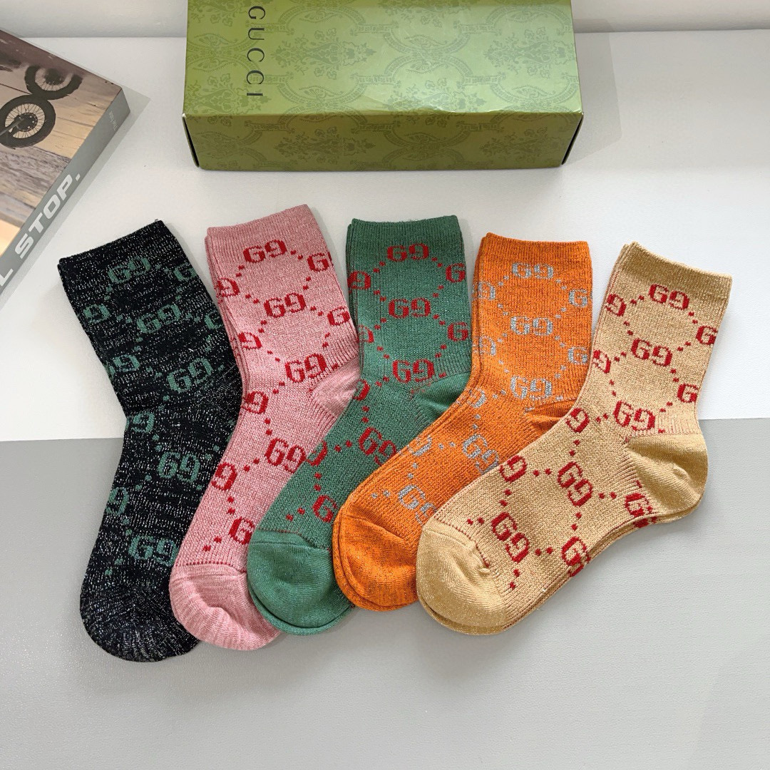 配包装（一盒5双）
 Gucci 古奇 经典新金丝中筒袜，双针双路面料，潮人必备 ，Gucci 爆款，个