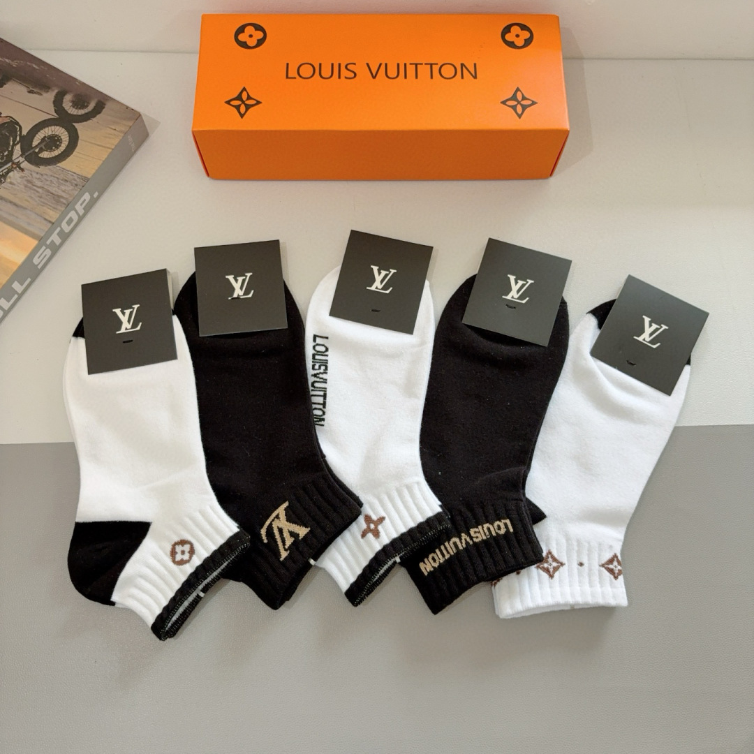 配包装（一盒5双） 
🌟 LV 路易威登 超火男款船袜 纯棉面料，潮人必备 爆款，经典字母logo短筒袜
