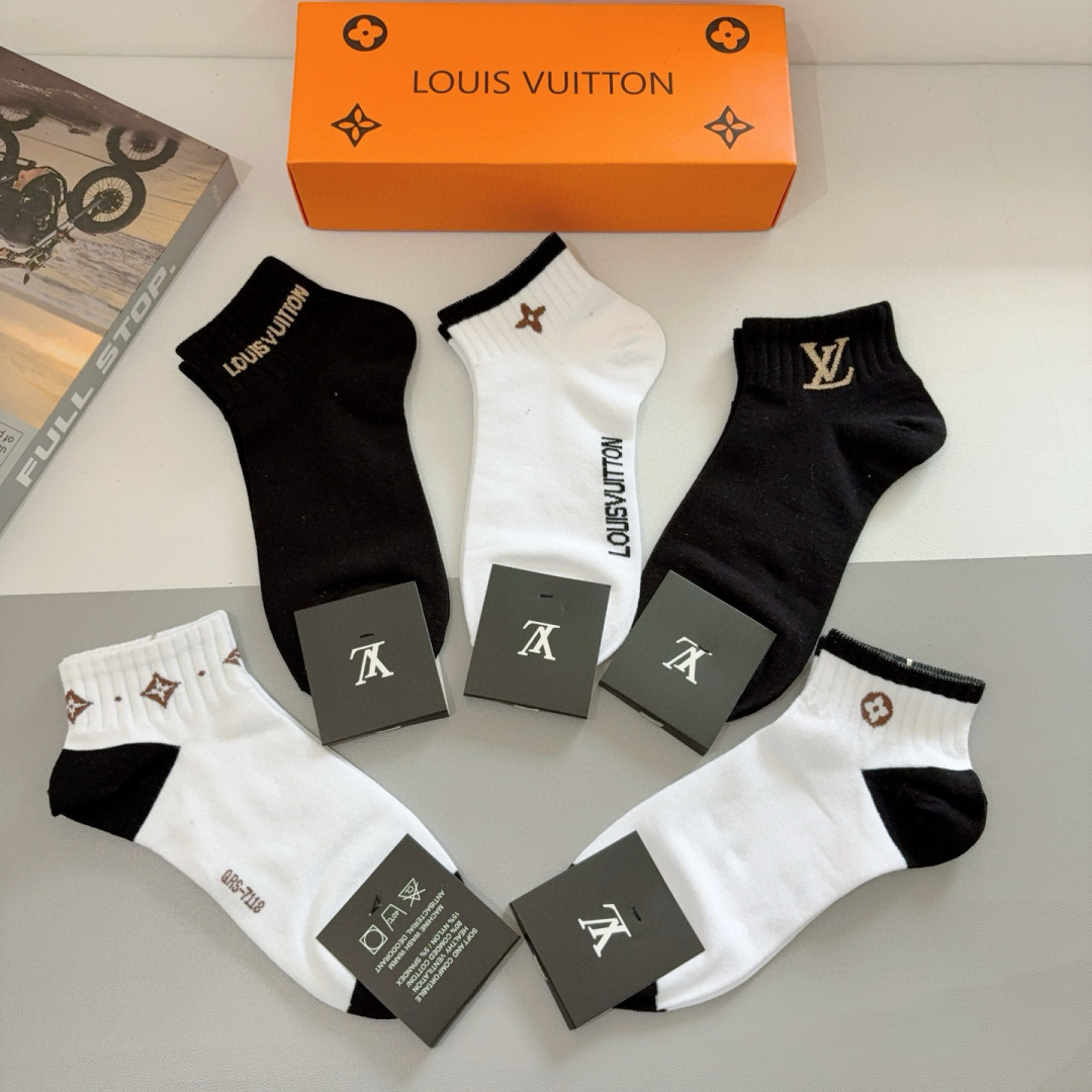 配包装（一盒5双） 
🌟 LV 路易威登 超火男款船袜 纯棉面料，潮人必备 爆款，经典字母logo短筒袜