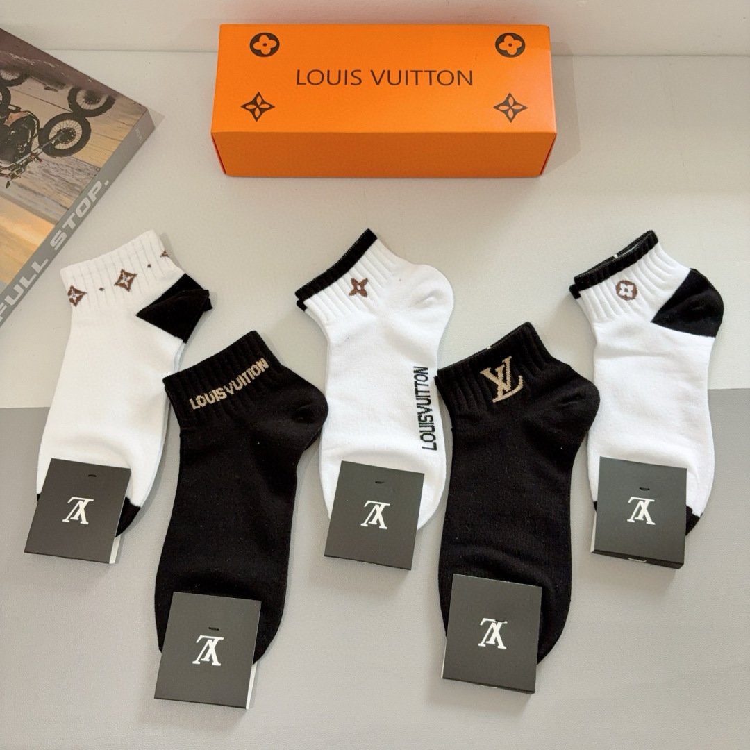 配包装（一盒5双） 
🌟 LV 路易威登 超火男款船袜 纯棉面料，潮人必备 爆款，经典字母logo短筒袜