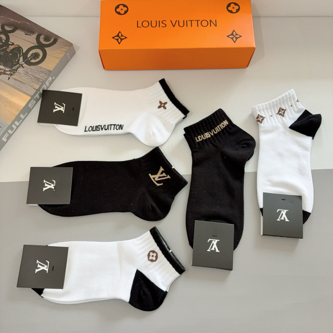 配包装（一盒5双） 
🌟 LV 路易威登 超火男款船袜 纯棉面料，潮人必备 爆款，经典字母logo短筒袜