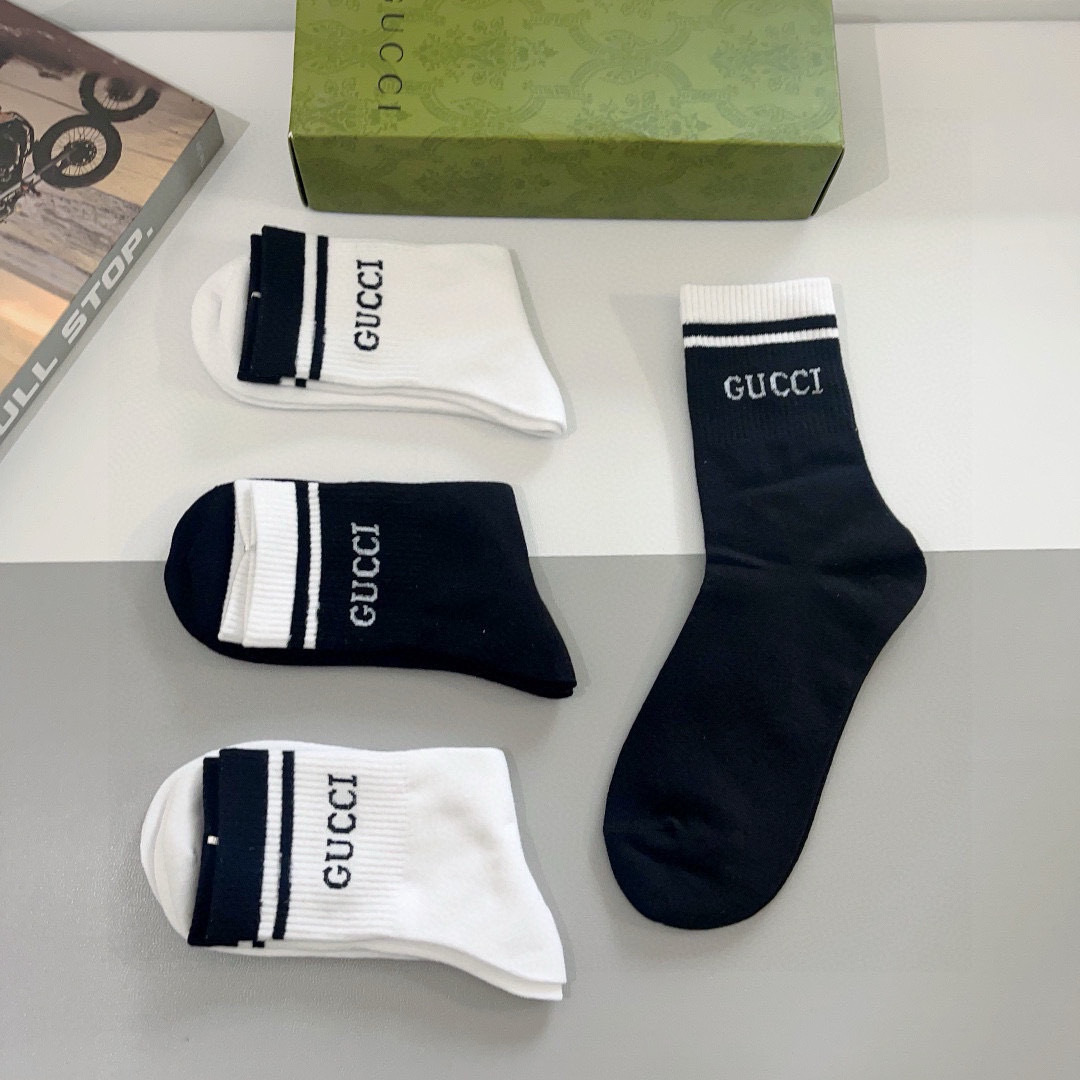 配包装（一盒4双）
 Gucci 古奇 新款长筒袜子，纯棉面料，潮人必备 ，爆款经典双G，个性时尚百搭款