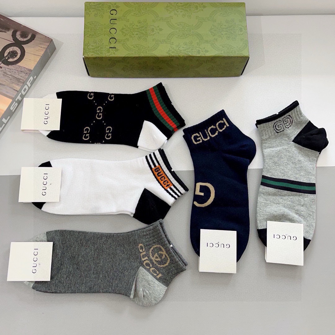 配包装（一盒5双）
 Gucci 古奇 新款中筒男女通用袜，纯棉面料，潮人必备 ，爆款经典双G，个性时尚