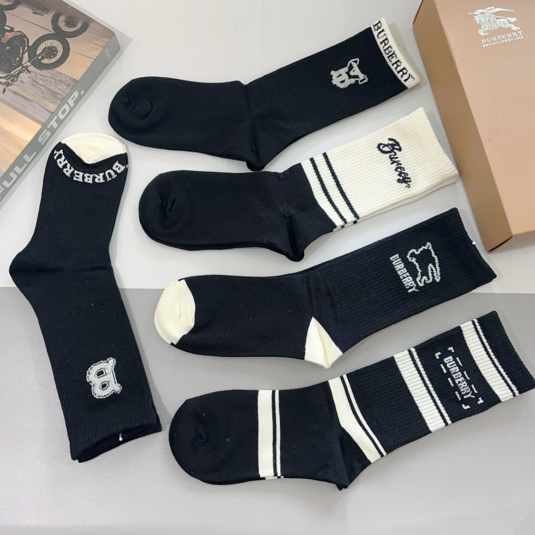配包装（一盒5双）
🌟Burberry 巴宝莉 超火小单品男女通用长筒袜子，纯棉面料，潮人必备  经典款