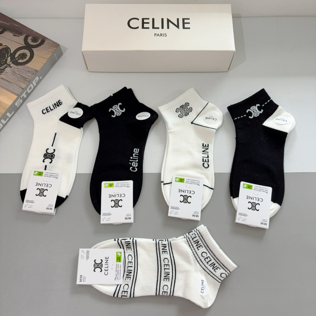 配包装（一盒5双）
CELINE  赛琳 新款船袜袜子！纯棉面料，专柜同 步中短筒袜子，💛大牌出街，潮人